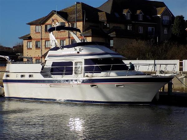 Trader 41 Sundeck + 2 For Sale From Seakers Yacht Brokers